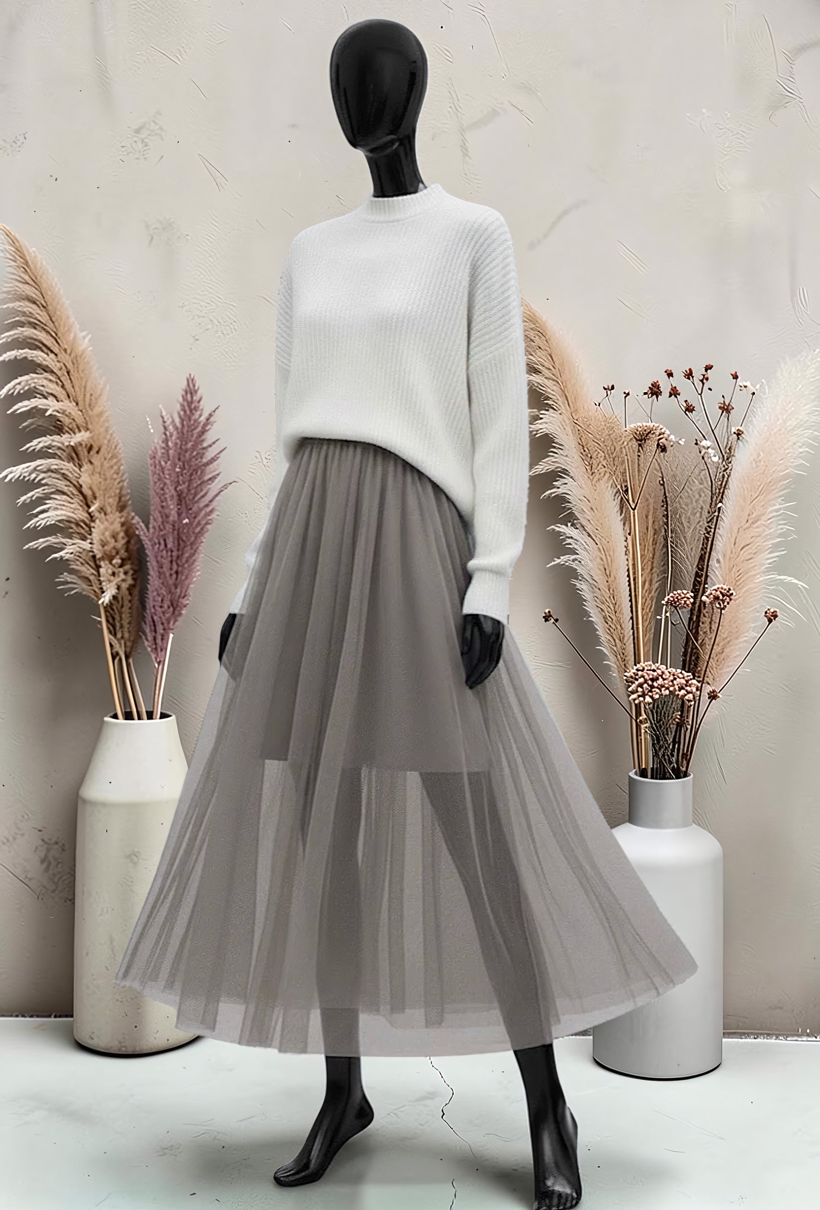 Jupe Courte en Tulle Doublée Taupe – La Muse Parisienne