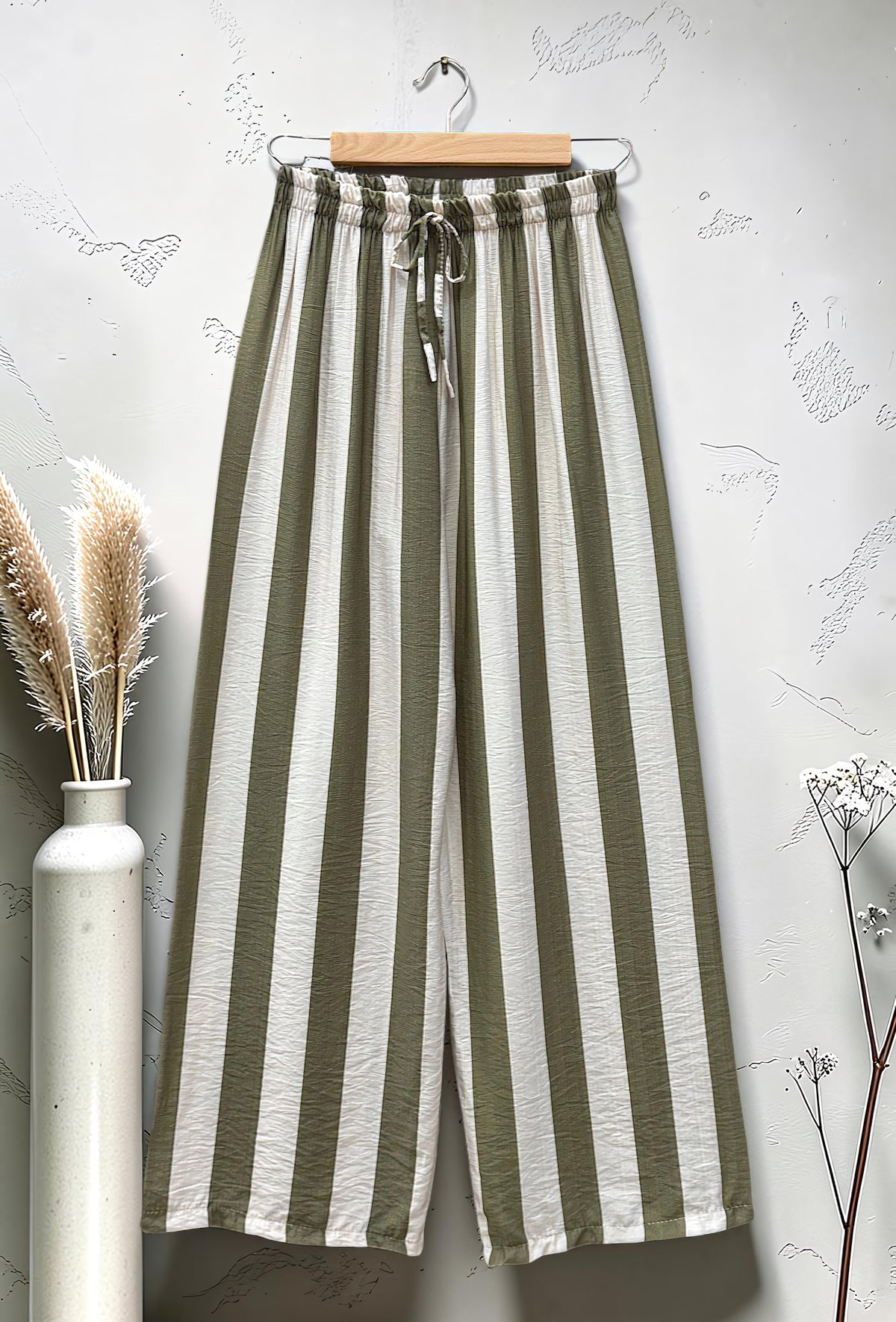 Pantalon Large à Rayures Taille Élastique Kaki – La Muse Parisienne – vue 2