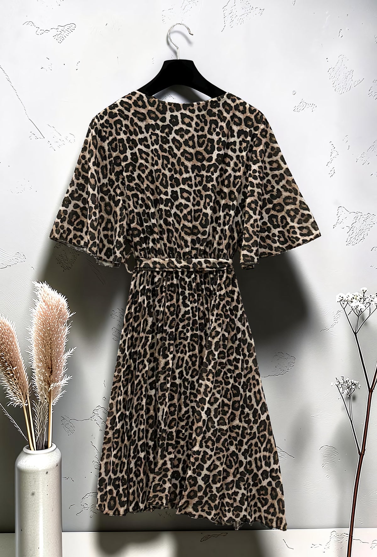 Robe Croisée Imprimée Plissée Doublée Léopard – La Muse Parisienne – vue 3