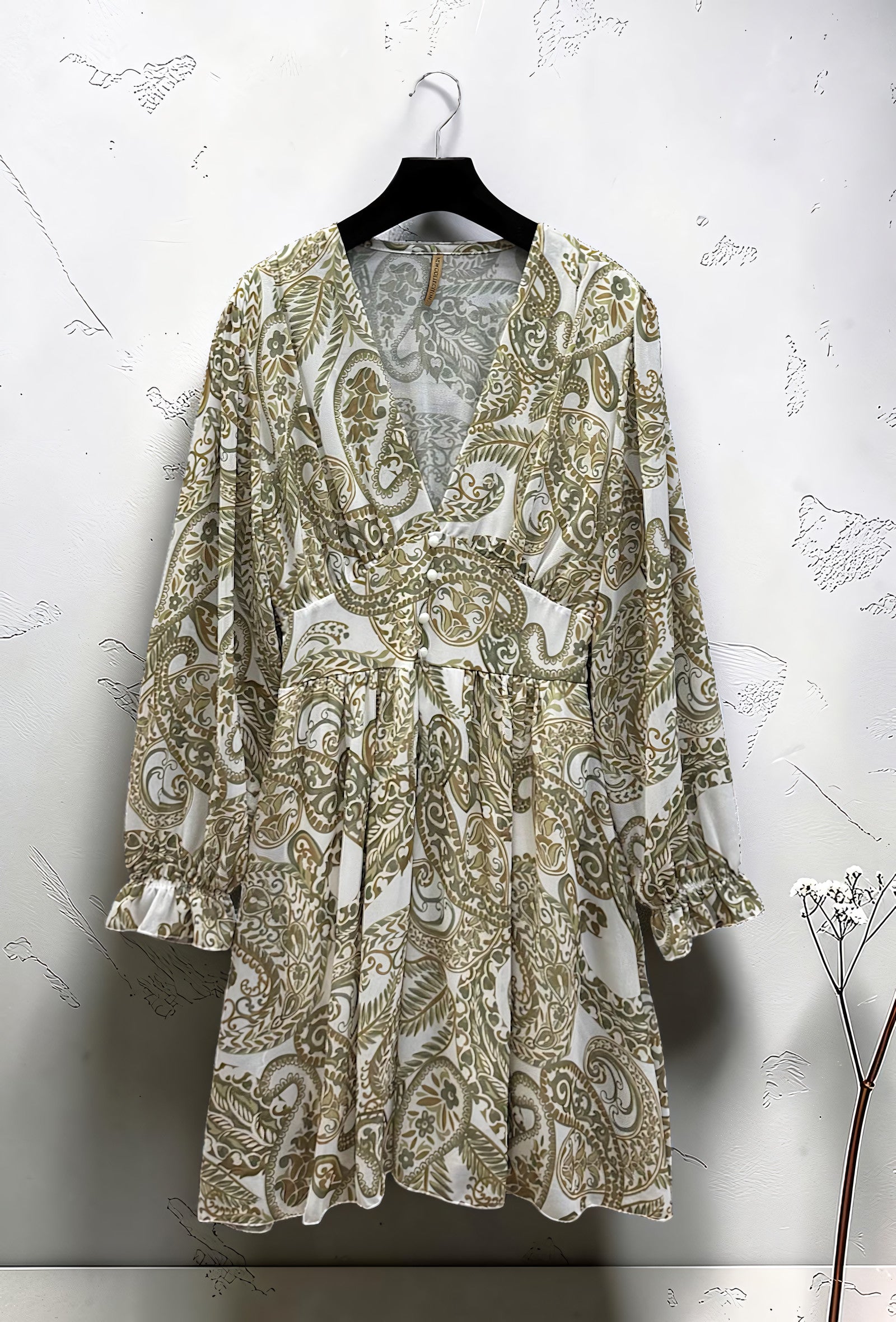 Robe Imprimée Boutonnée Manches Longues Kaki – La Muse Parisienne – vue 2