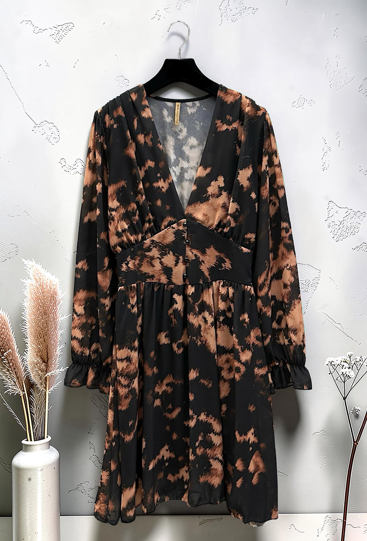 Robe Imprimée Boutonnée Manches Longues Noir Léopard – La Muse Parisienne – vue 3