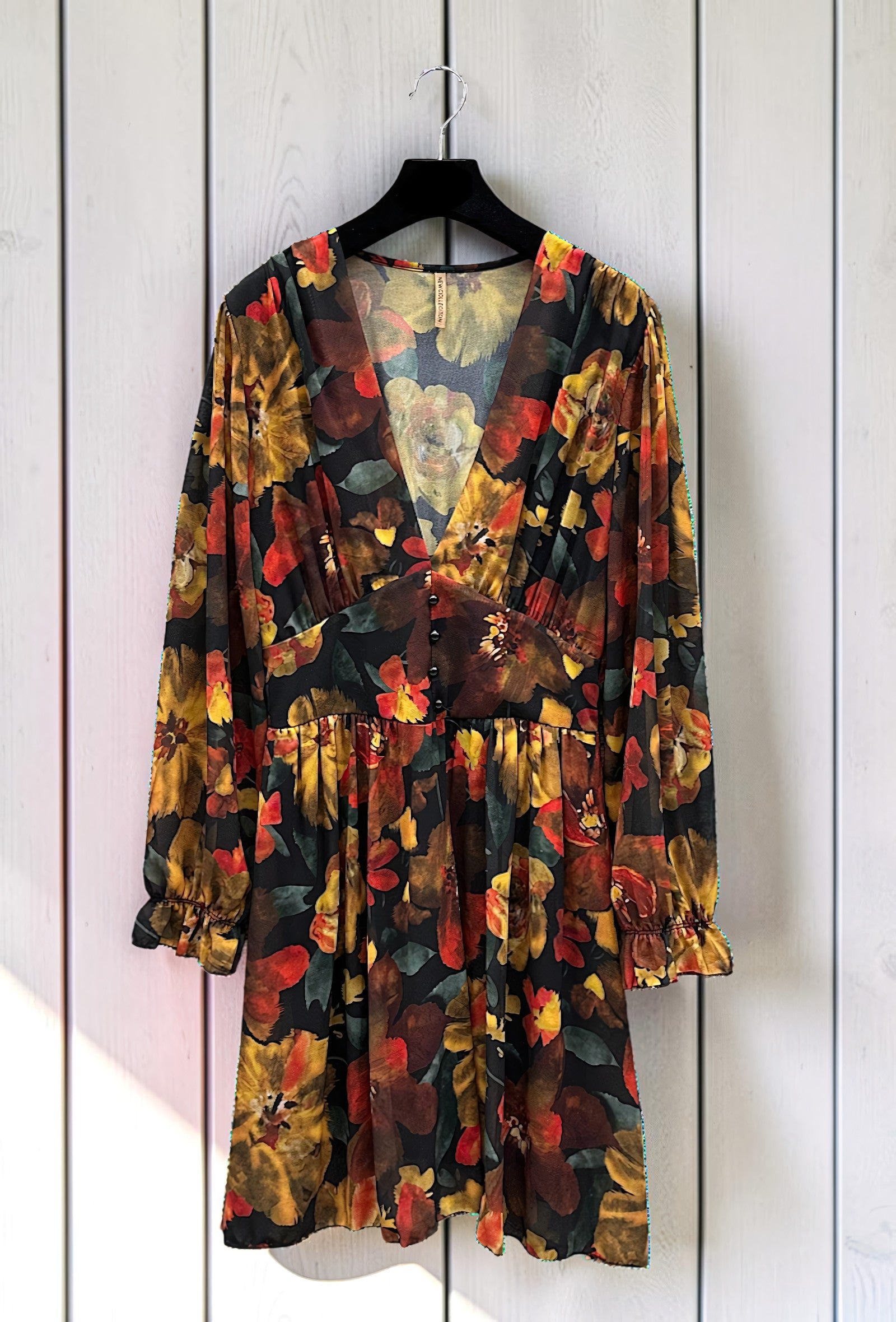 Robe Imprimée Boutonnée Manches Longues Noir Fleuri Automne – La Muse Parisienne – vue 3