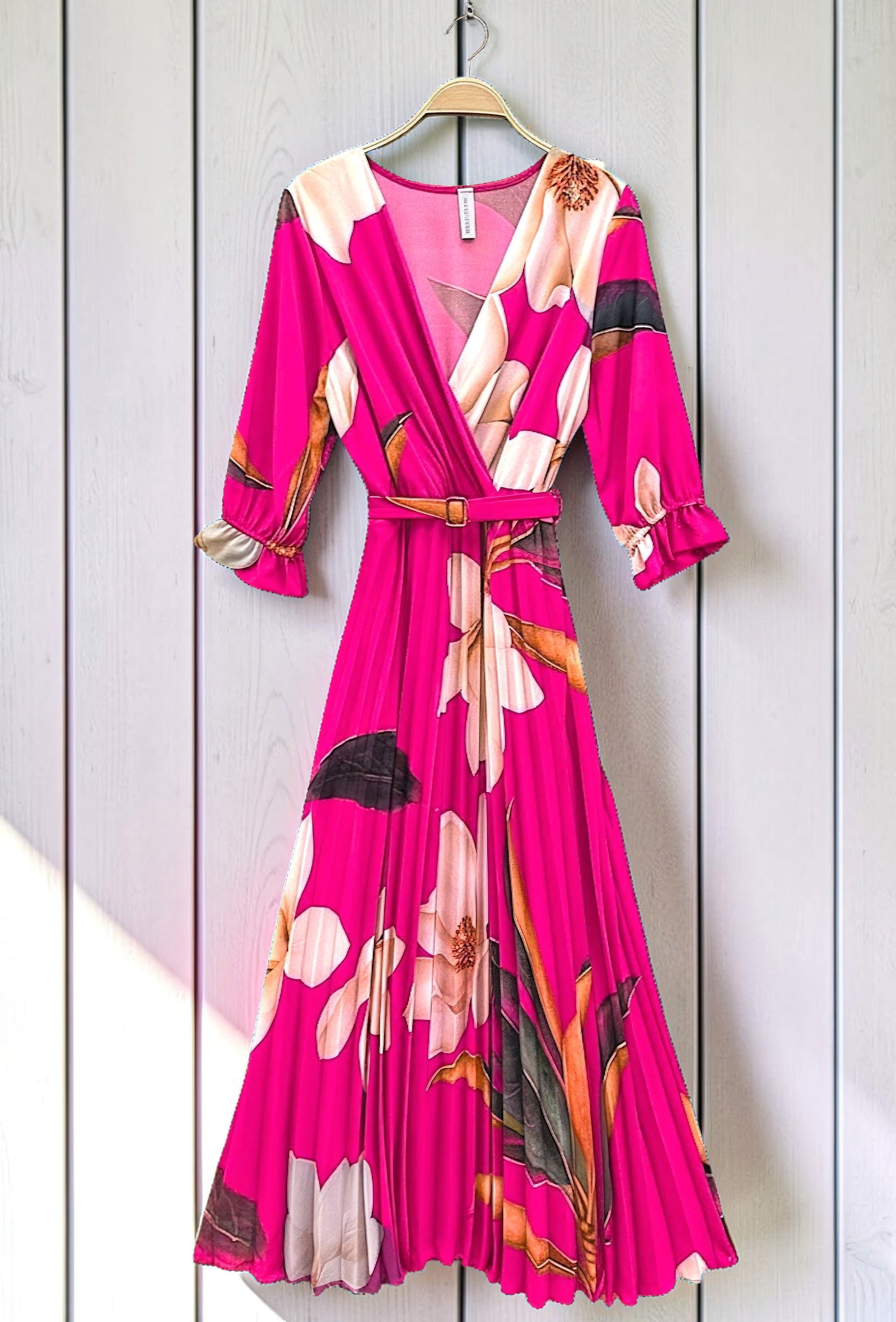 Robe Plissée avec Ceinture Fuchsia Fleuri – La Muse Parisienne – vue 2