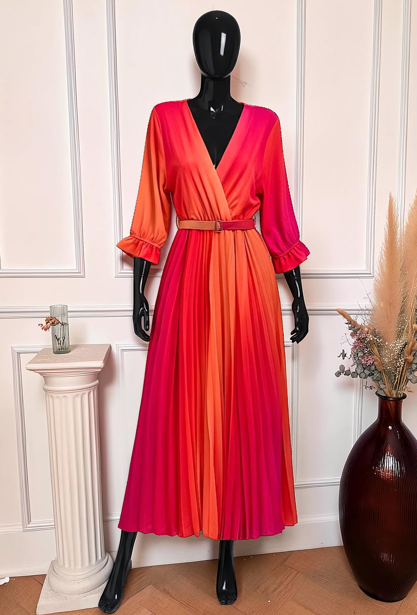 Robe Plissée avec Ceinture Corail Fuchsia – La Muse Parisienne – vue 1