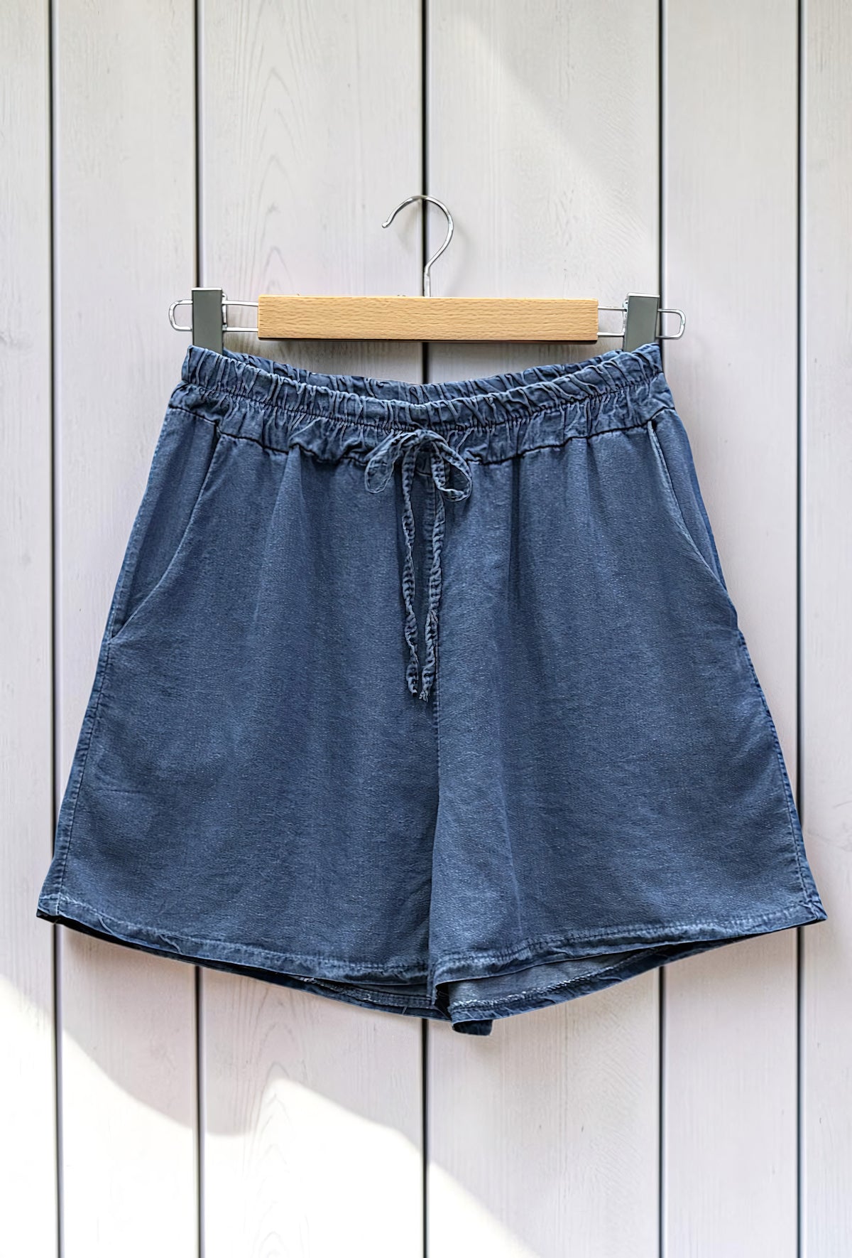 Short Fluide en Jean à Poches Denim – La Muse Parisienne – vue 3