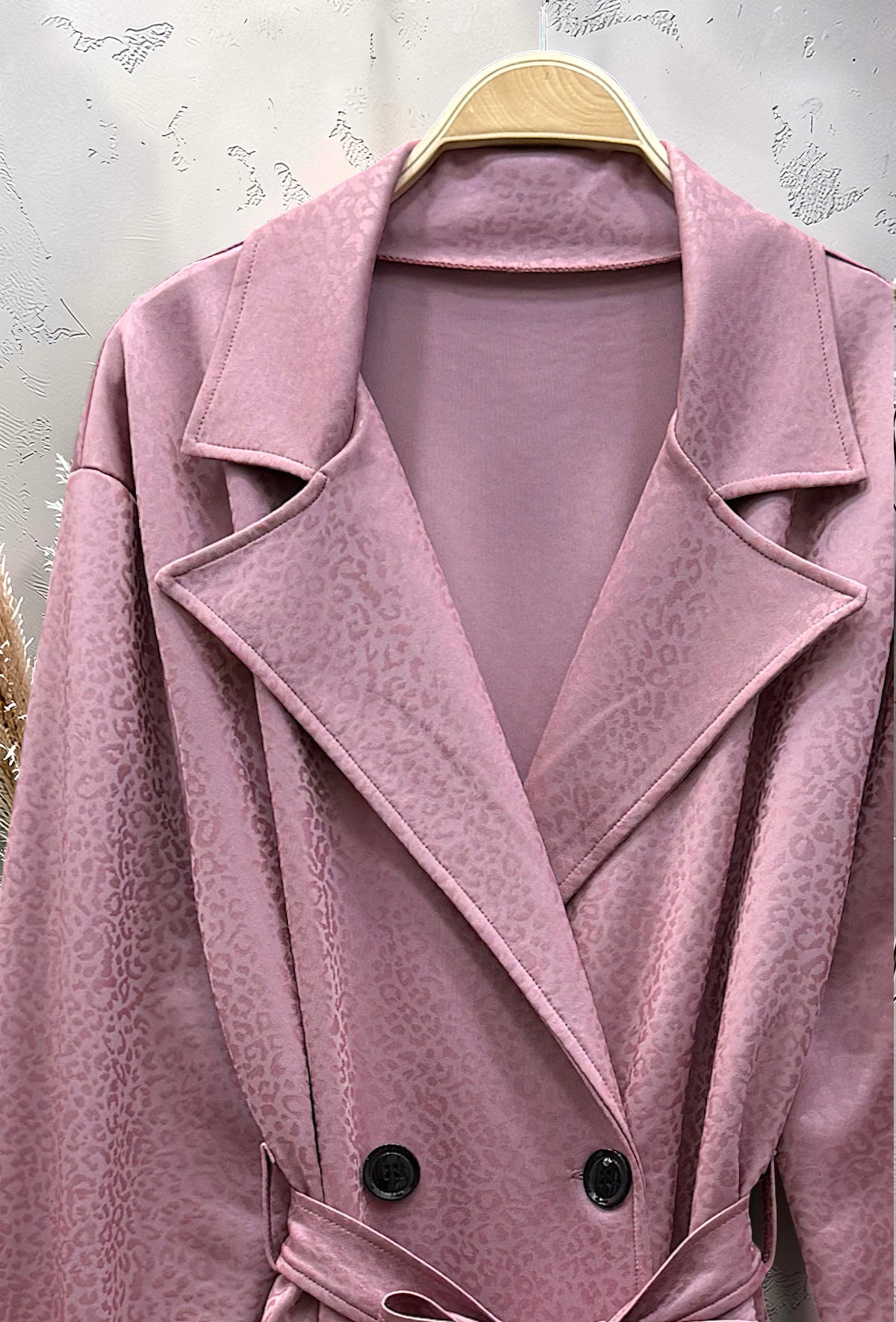 Trench Chic Ceinturé à Poches Vieux Rose – La Muse Parisienne – vue 2