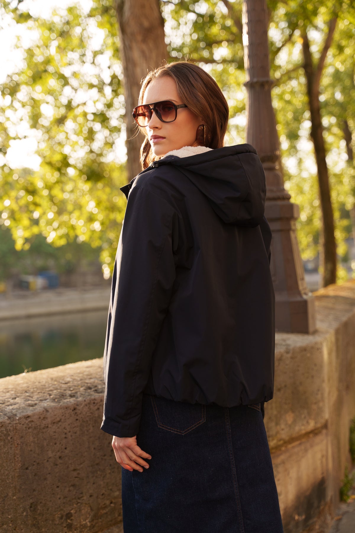 Veste imperméable fourrée à capuche marine pour femme – vue 7